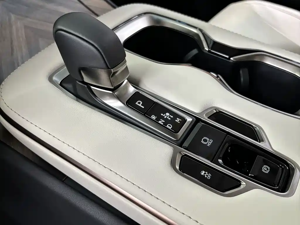 Lexus LM — миниатюра 13