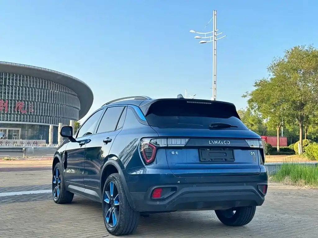 Lynk & Co 01 — миниатюра 6