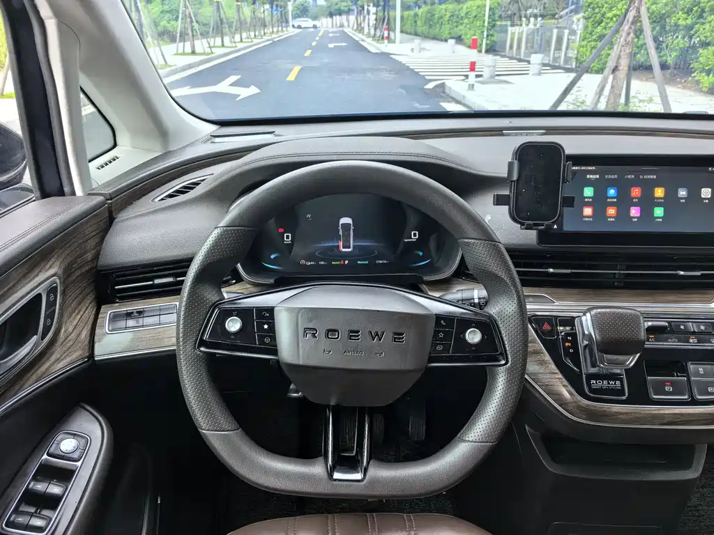 Roewe iMAX8 New Energy — миниатюра 15