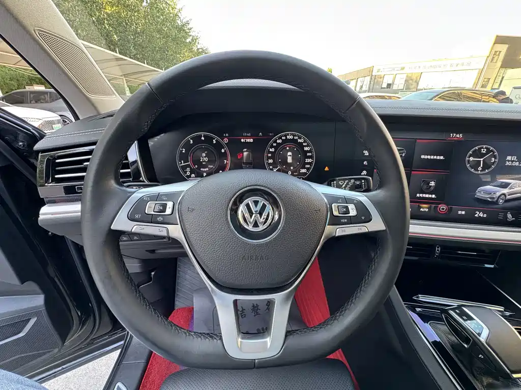 Volkswagen Touareg — миниатюра 14