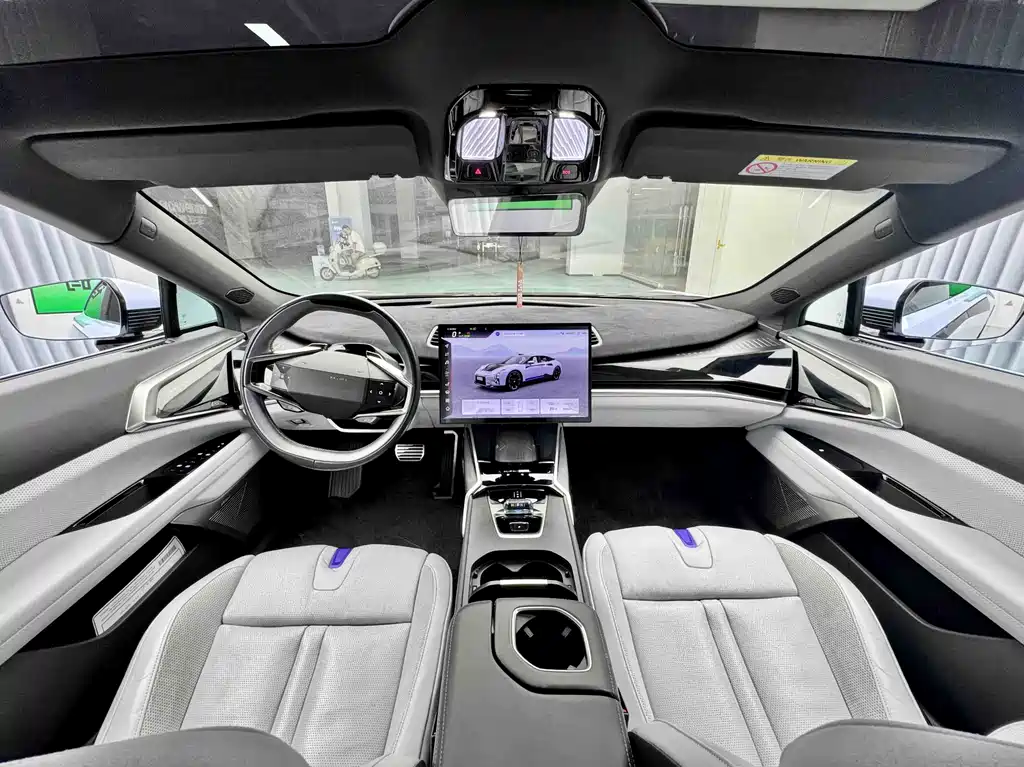 HiPhi HiPhi Z 2023 мест
