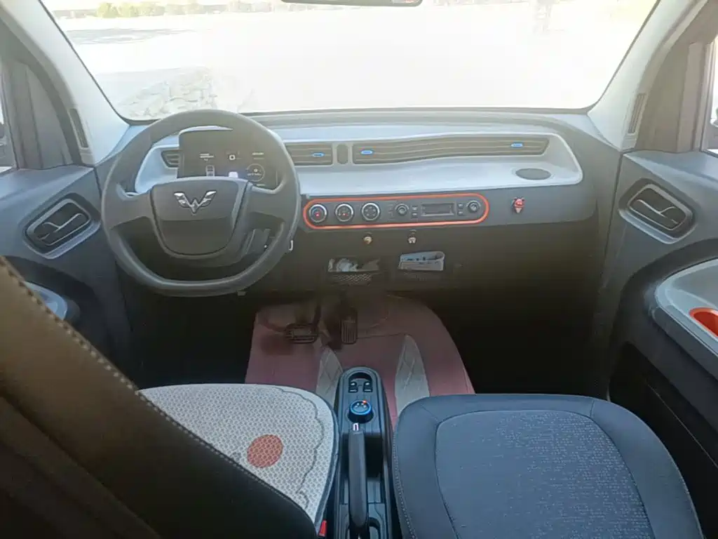Wuling MINIEV — миниатюра 10