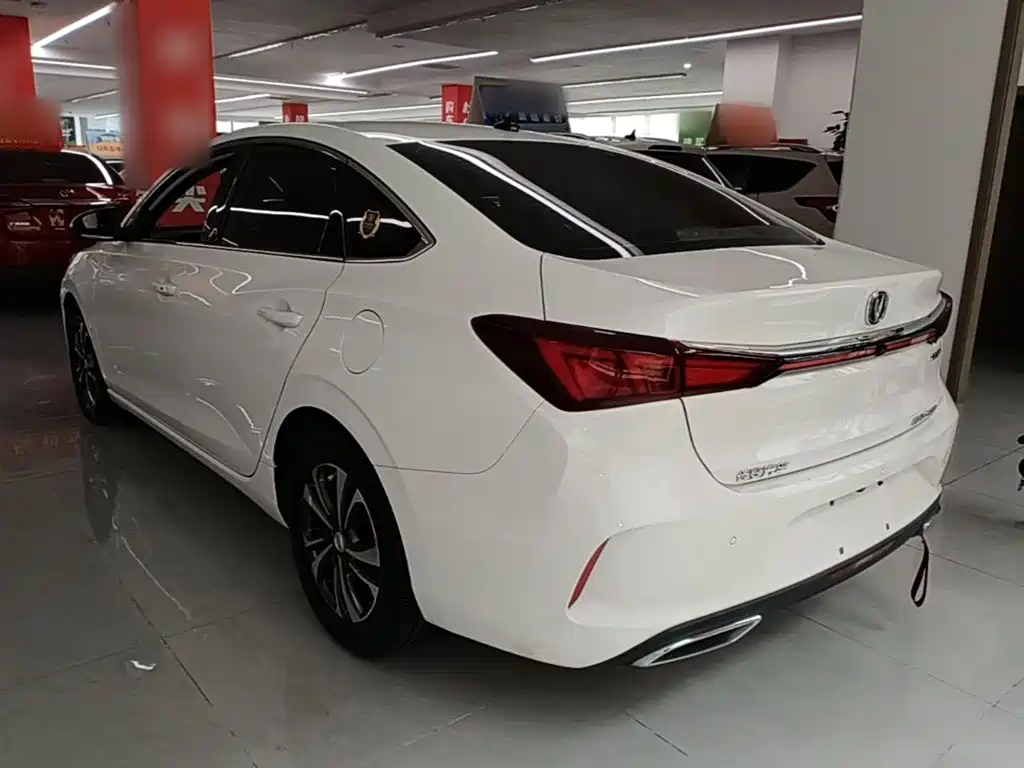 Changan Eado — миниатюра 4