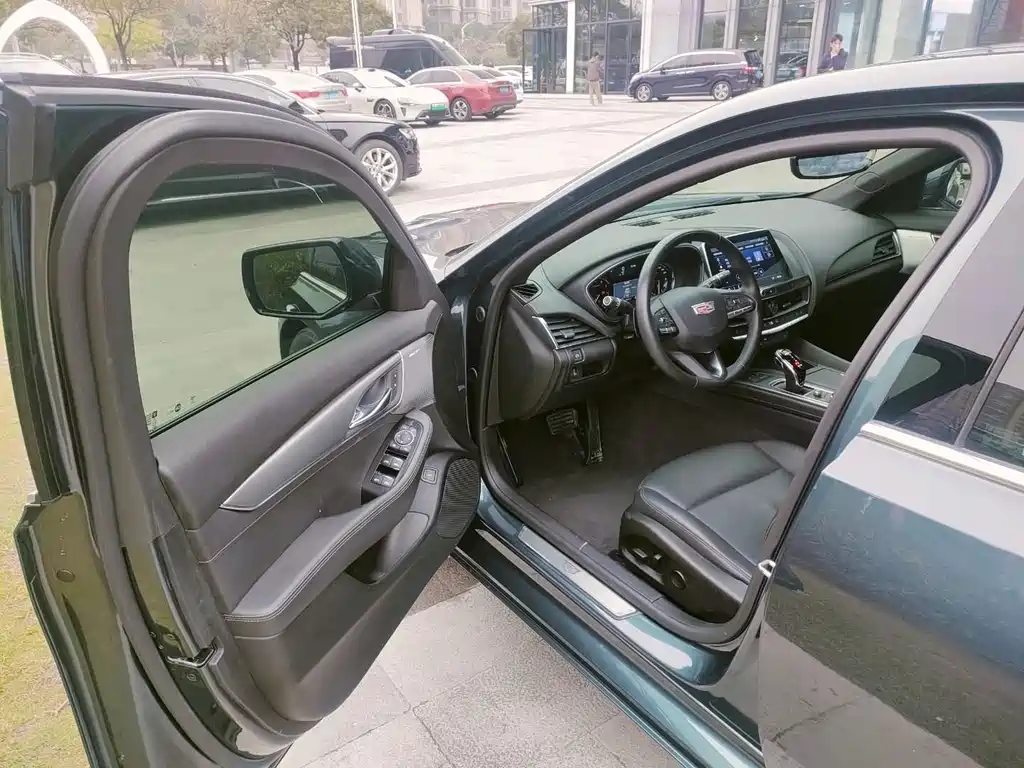 Cadillac CT5 — миниатюра 9