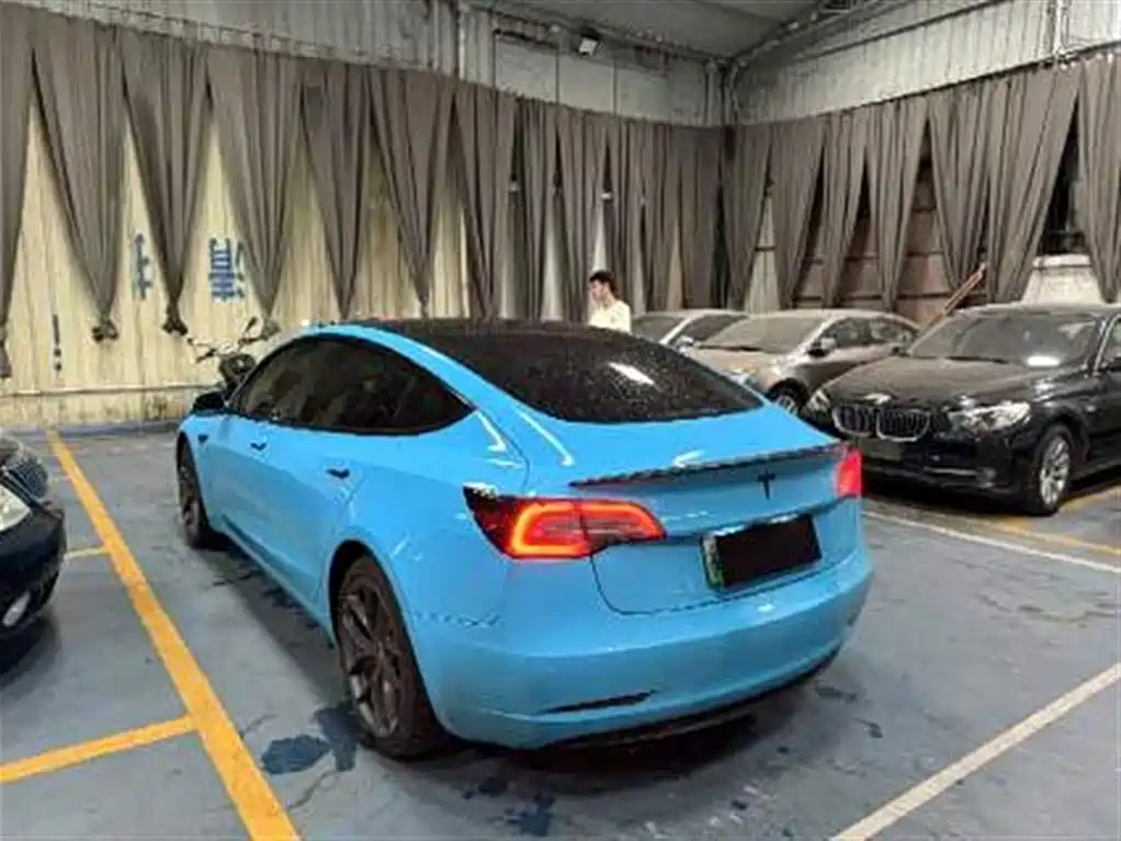 Tesla Model 3 — миниатюра 10
