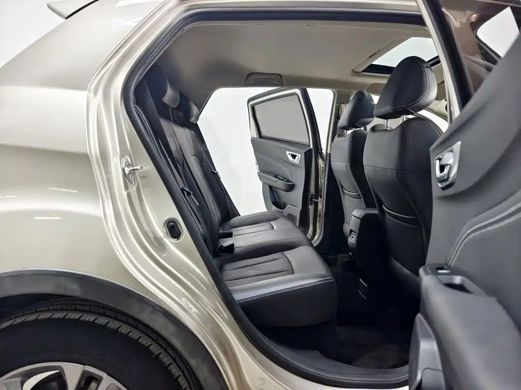 Geely Vision X3 — миниатюра 16