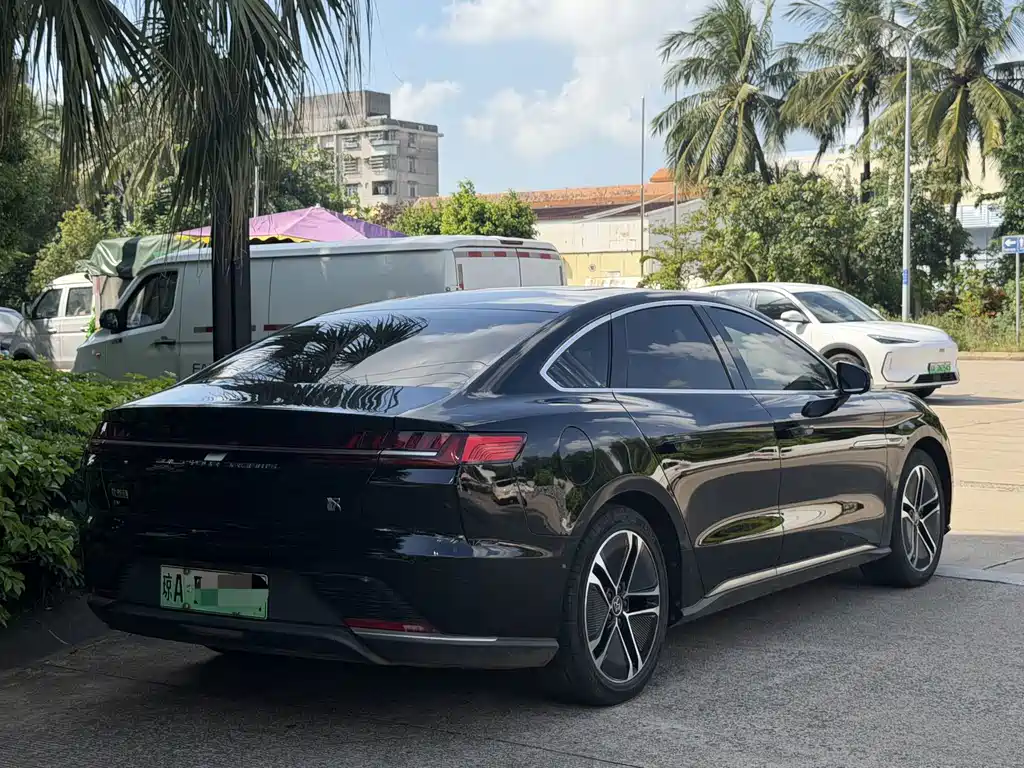 BYD Han — миниатюра 6