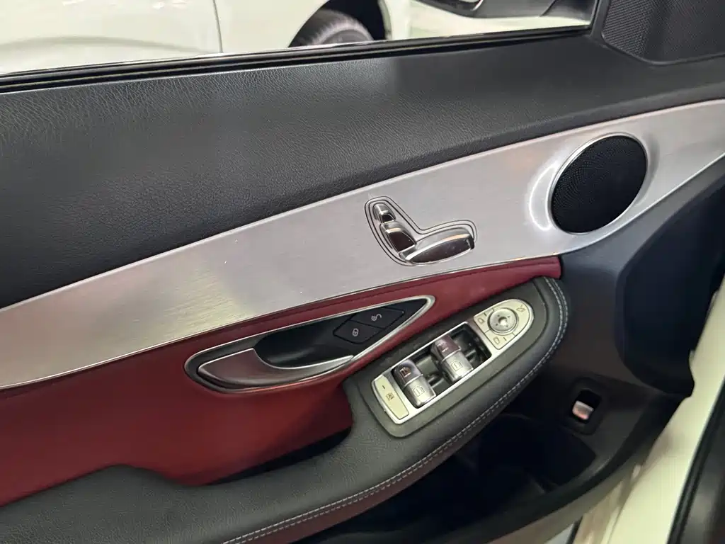 Mercedes-Benz C-Class — миниатюра 4