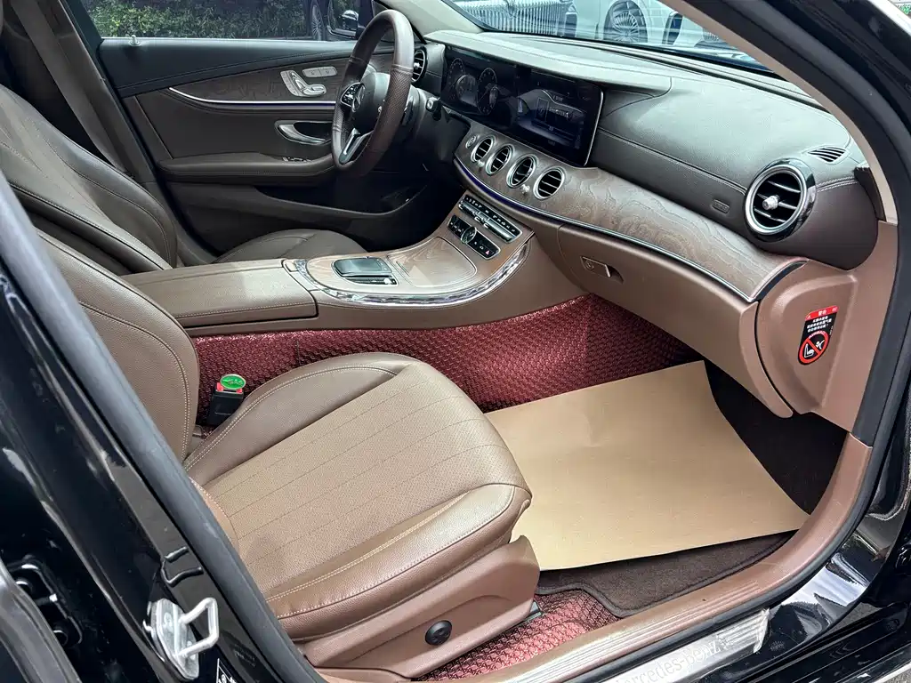 Mercedes-Benz E-Class — миниатюра 20