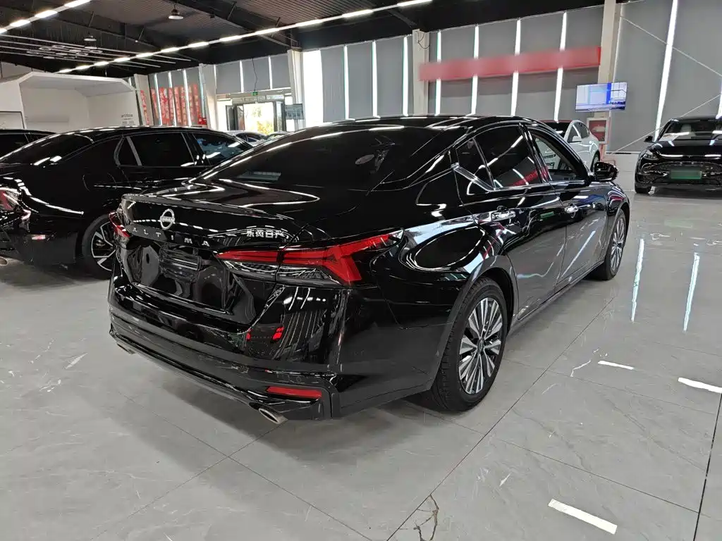 Nissan Teana — миниатюра 10