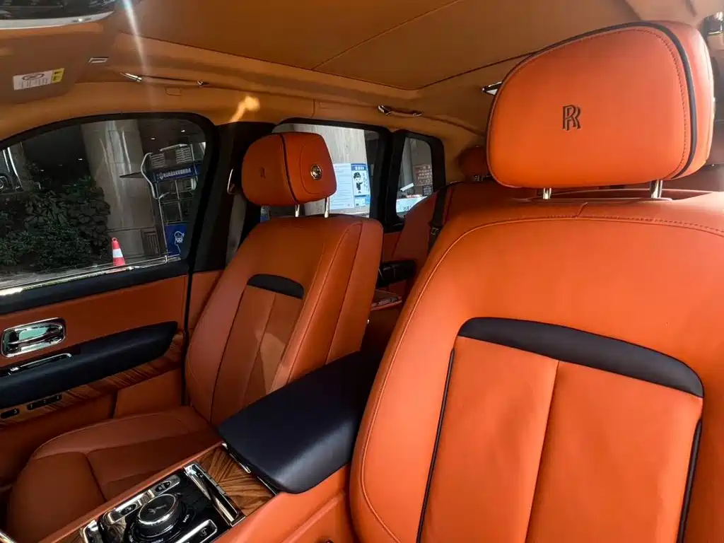 Rolls-Royce Cullinan — миниатюра 13