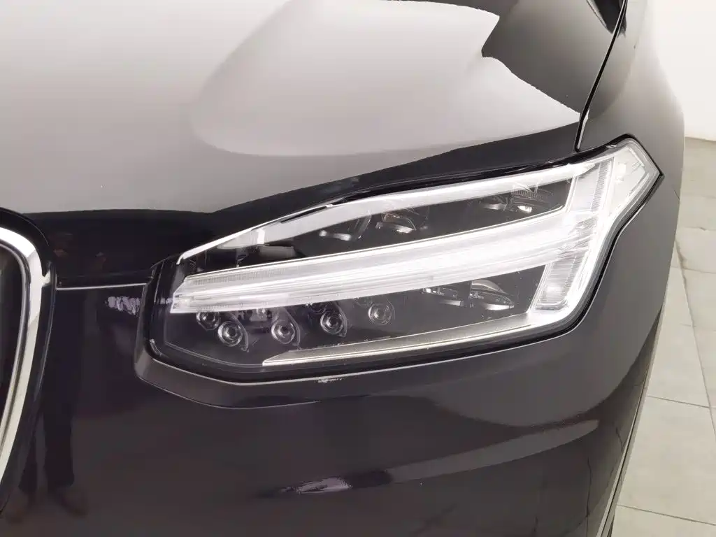 Volvo XC90 — миниатюра 7