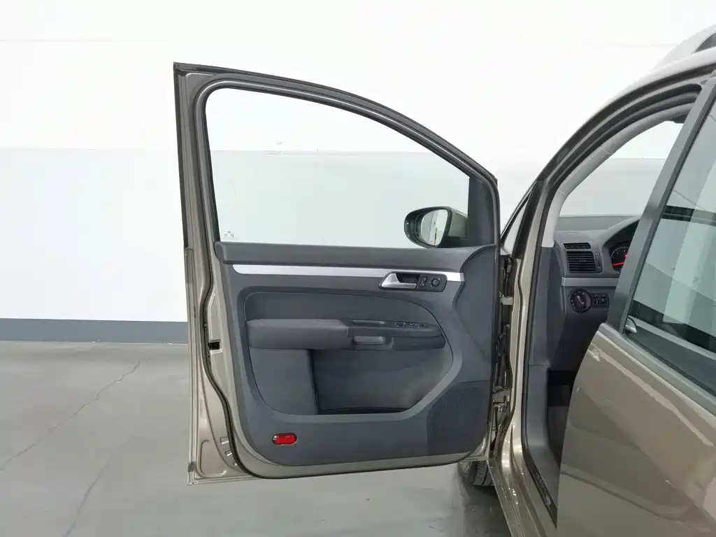 Volkswagen Touran — миниатюра 8