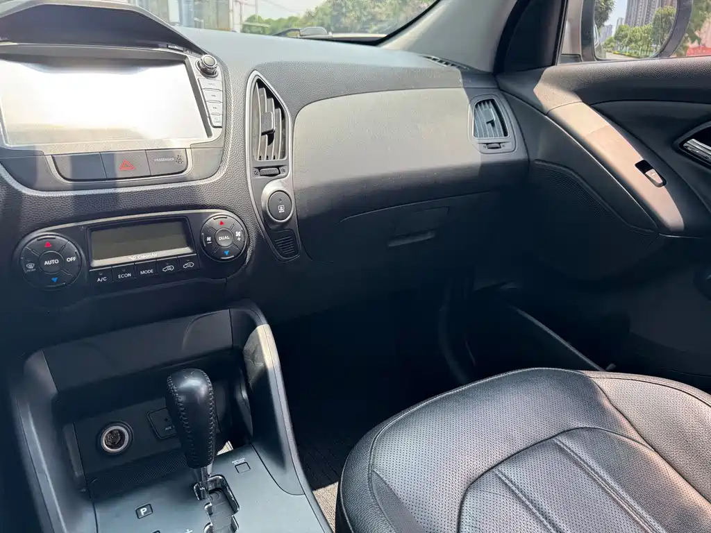 Hyundai ix35 2.0L Auto 2WD Smart Type GLS China IV, фото 16