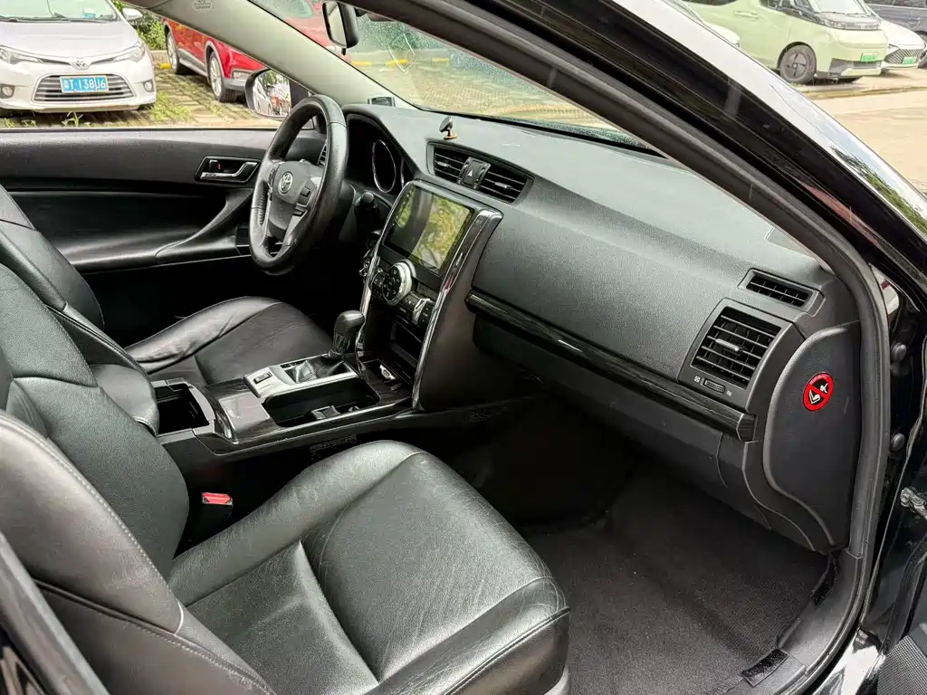 Toyota Reiz — миниатюра 4