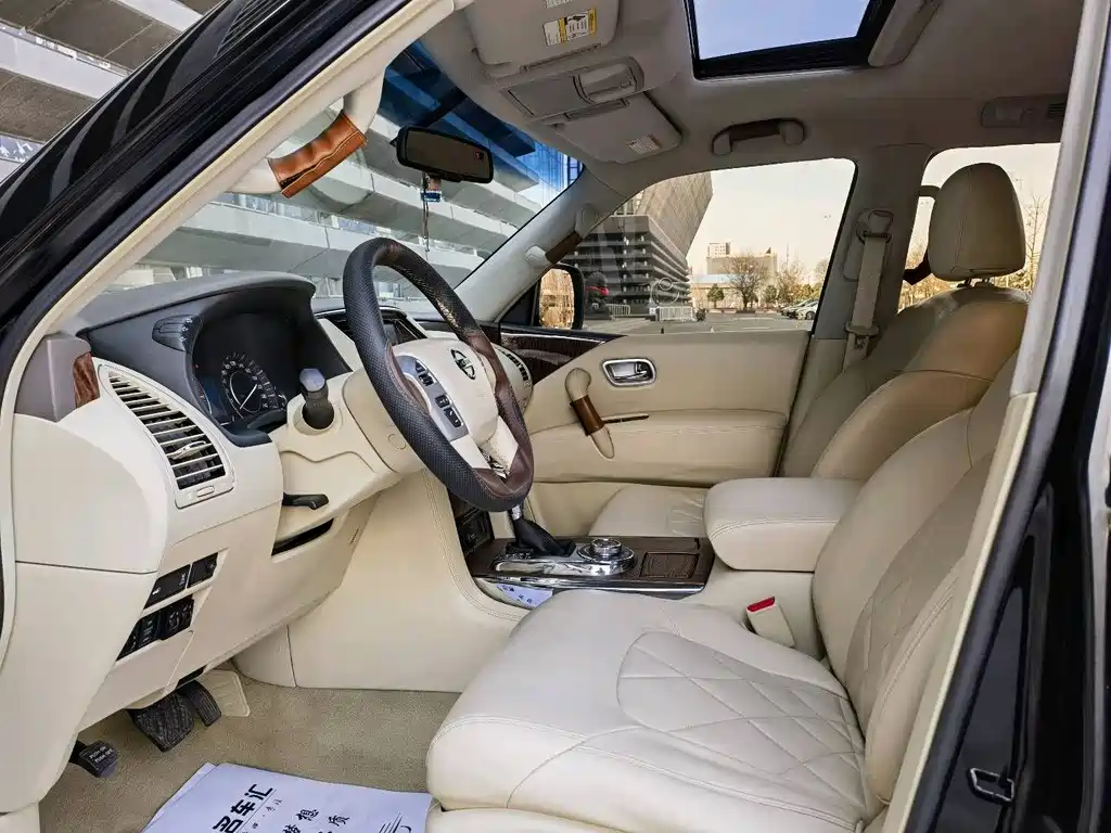Nissan Patrol 2014 5.6L LE