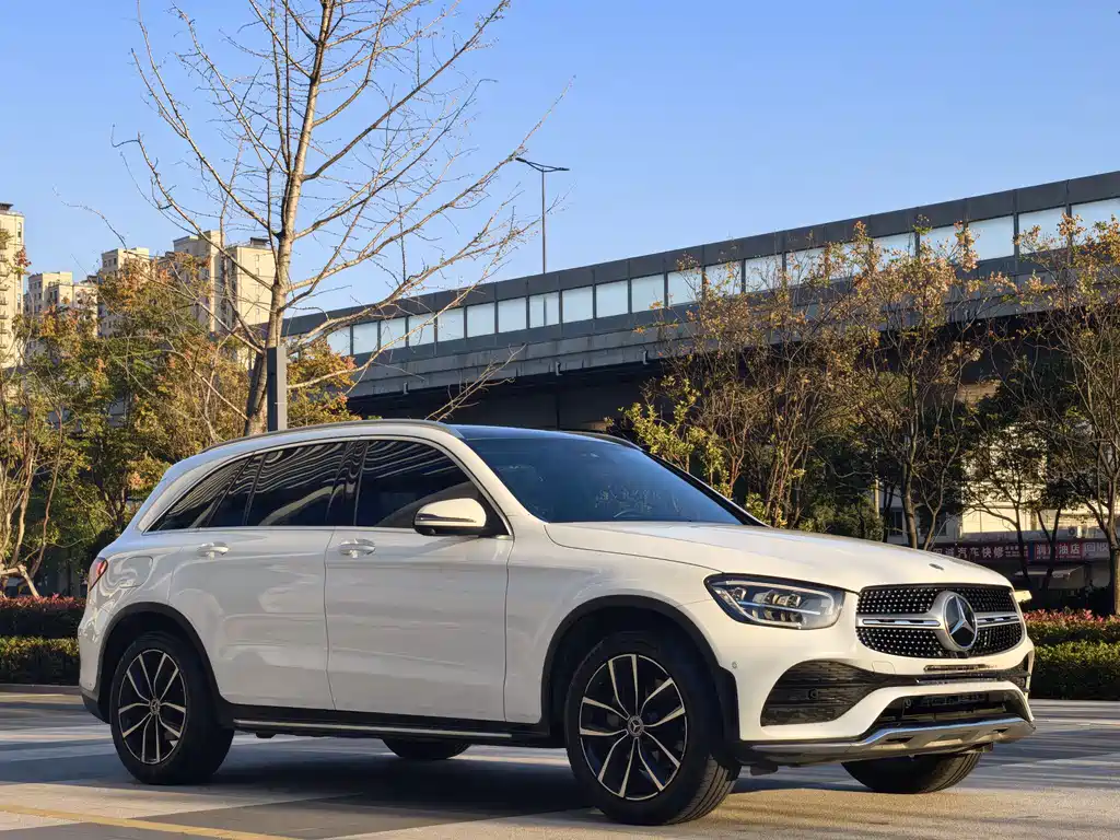 MERCEDES-BENZ GLC