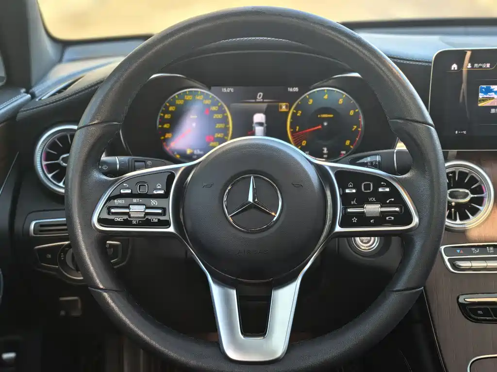 MERCEDES-BENZ GLC
