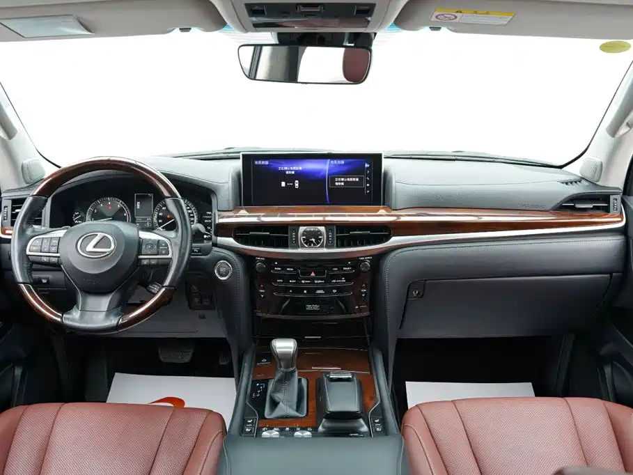 Lexus LX — миниатюра 21