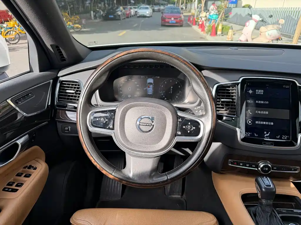 Volvo XC90 — миниатюра 14
