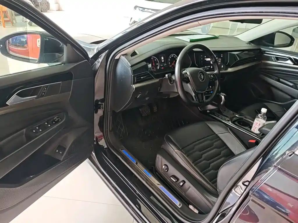 Volkswagen 帕萨特插电混动 — миниатюра 16