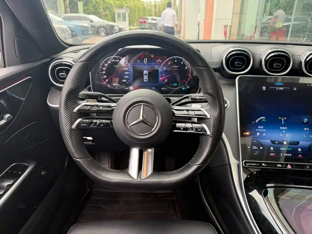 Mercedes-Benz C-Class — миниатюра 14