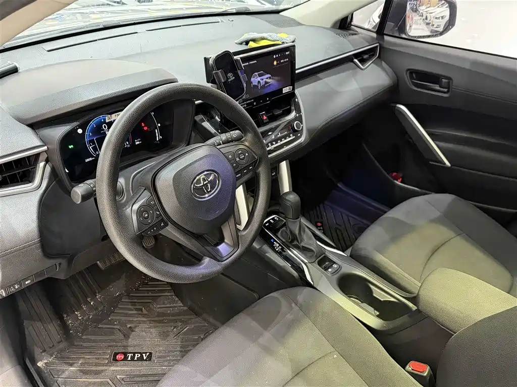 Toyota Corolla Cross — миниатюра 12