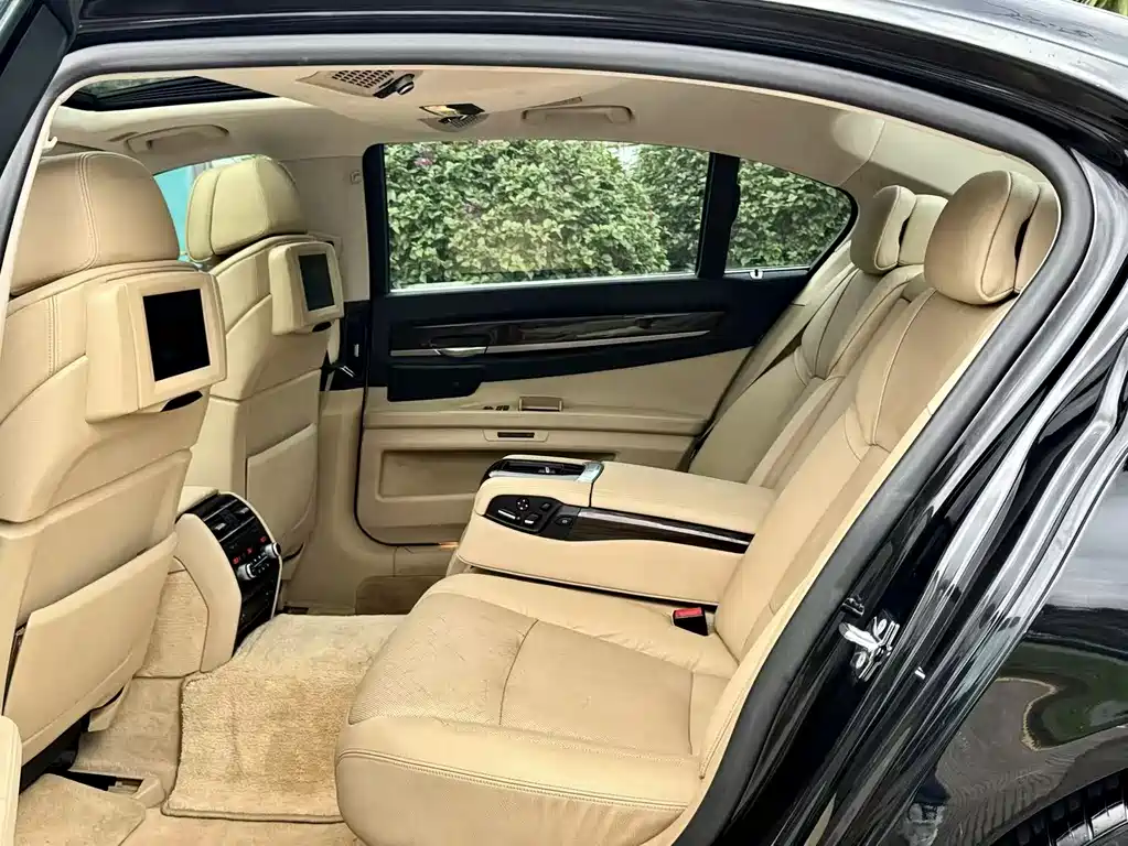 BMW 7 Series 7 2009 740Li Lead
