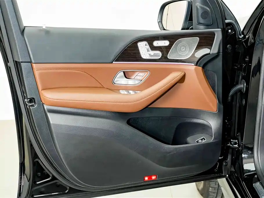 Mercedes-Benz GLE (Import) — миниатюра 18