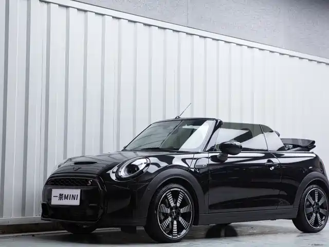MINI Cabrio — фото 1