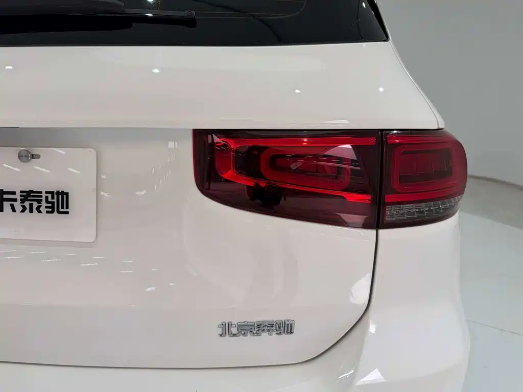 Mercedes-Benz GLB — миниатюра 10