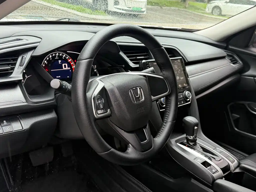 Honda Civic — миниатюра 7