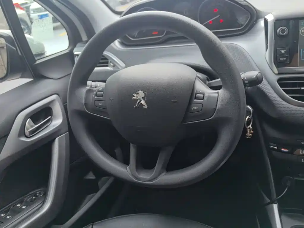 Peugeot 2008 — миниатюра 11