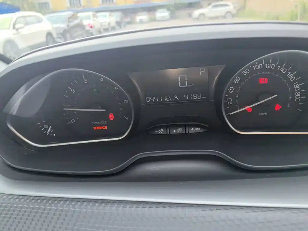 Peugeot 2008 — миниатюра 12