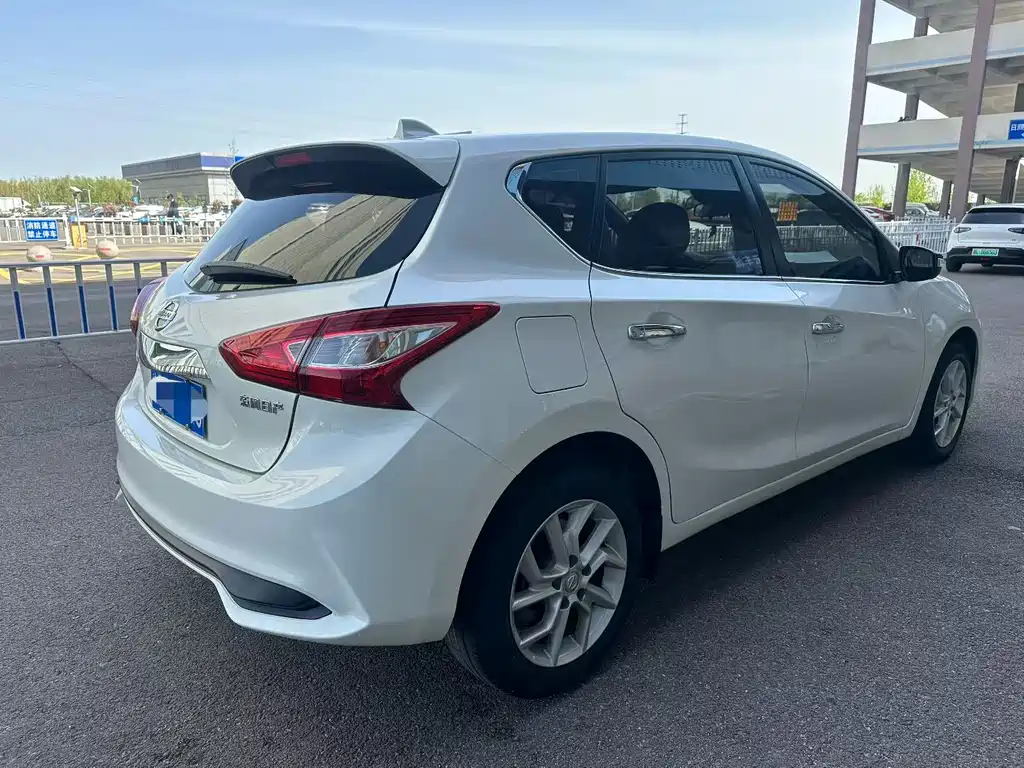 Nissan Tiida 2021 1.6L CVT