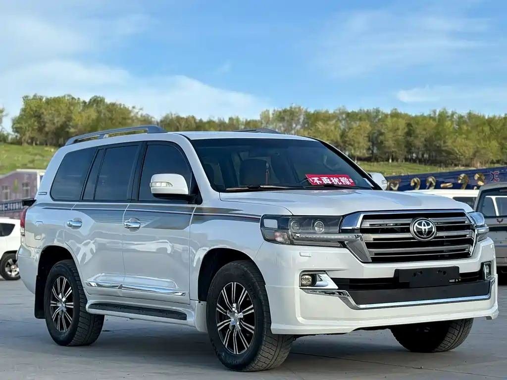 Toyota Land Cruiser 2011 5.7L AT