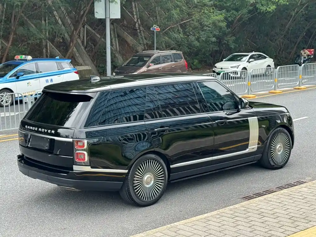 Land Rover Range Rover — миниатюра 5
