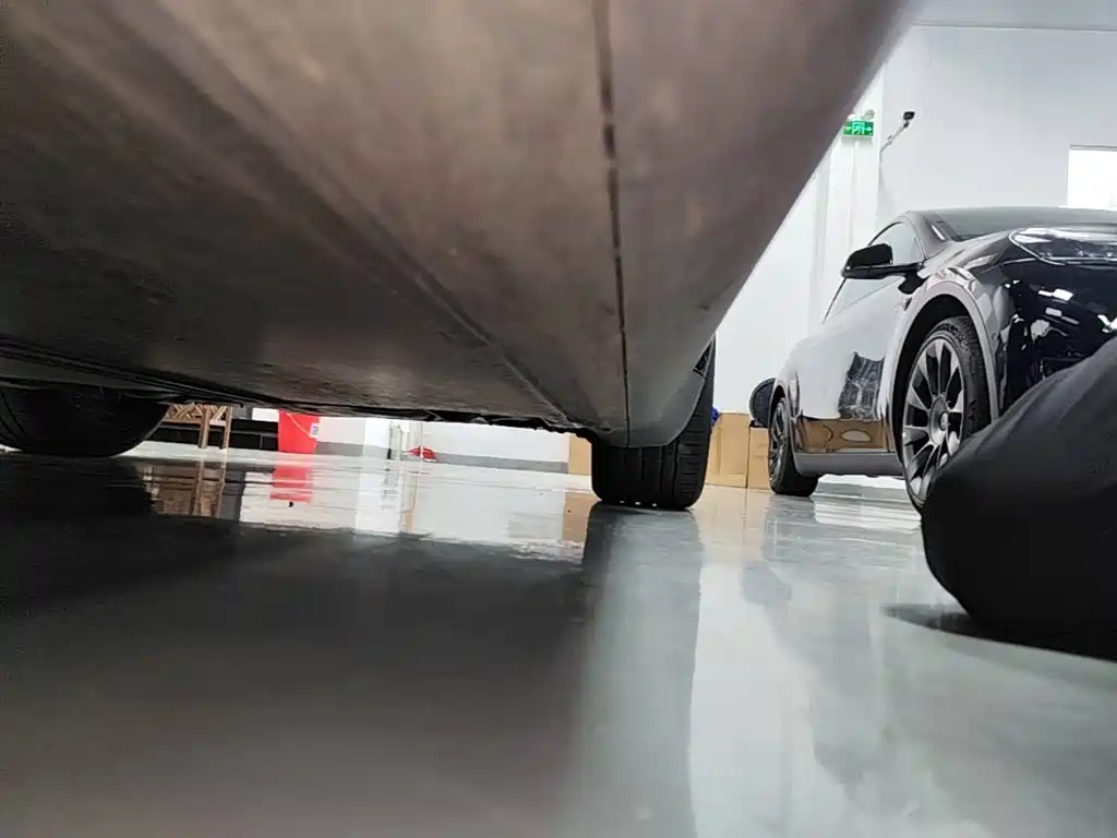 Tesla Model Y — миниатюра 22