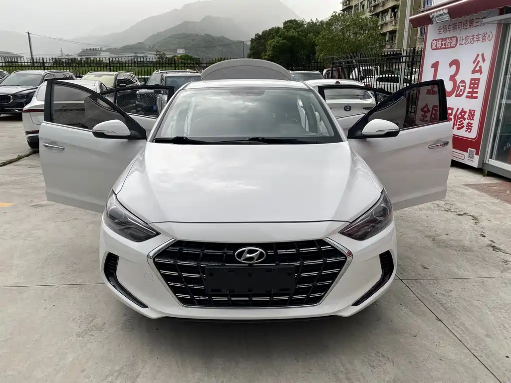 Hyundai Elantra — миниатюра 7