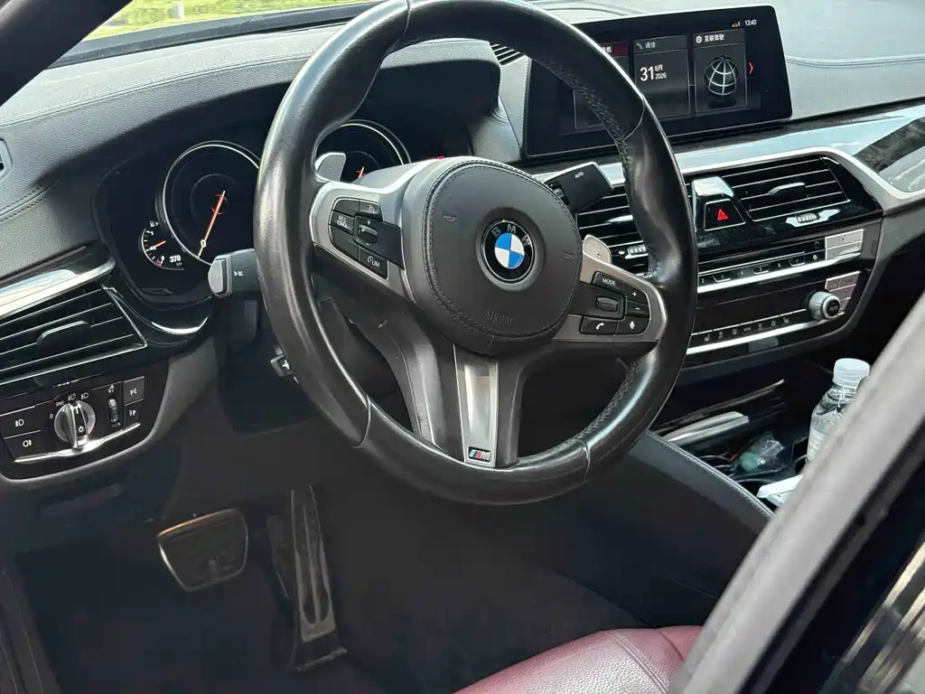 BMW 5 Series — миниатюра 4