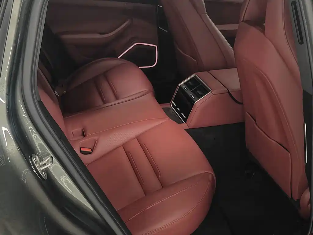 Porsche Panamera — миниатюра 7