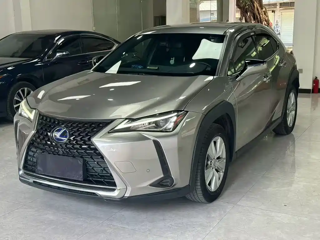 Lexus UX 2021