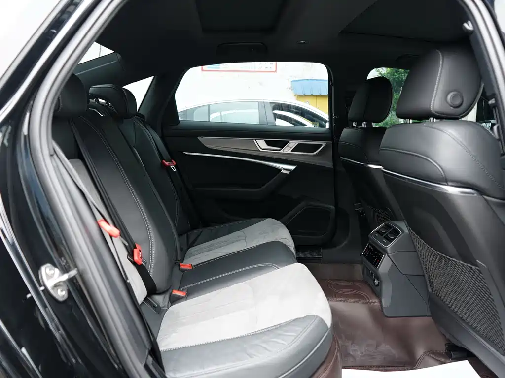 Audi A6L — миниатюра 6