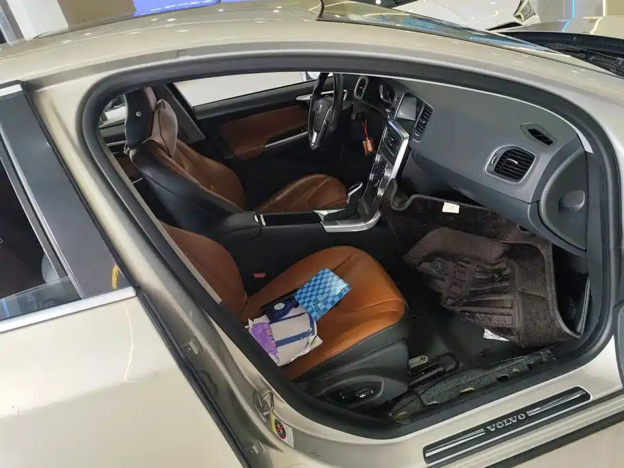 Volvo S60 — миниатюра 8