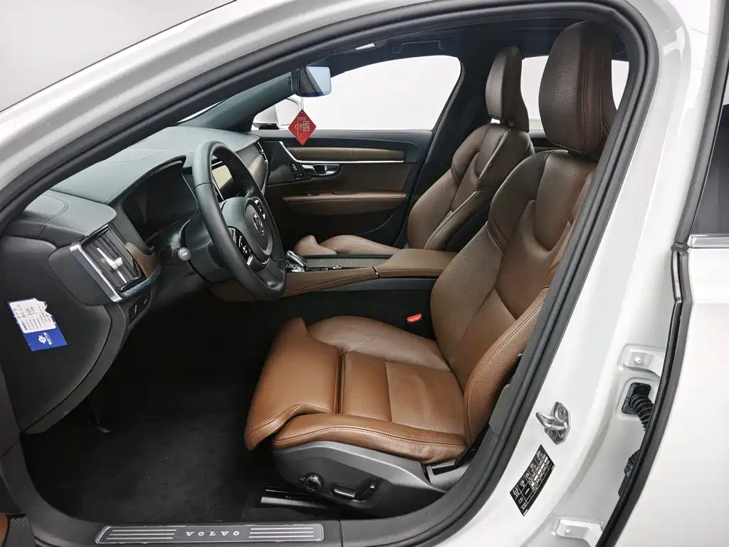 Volvo S90 — миниатюра 7