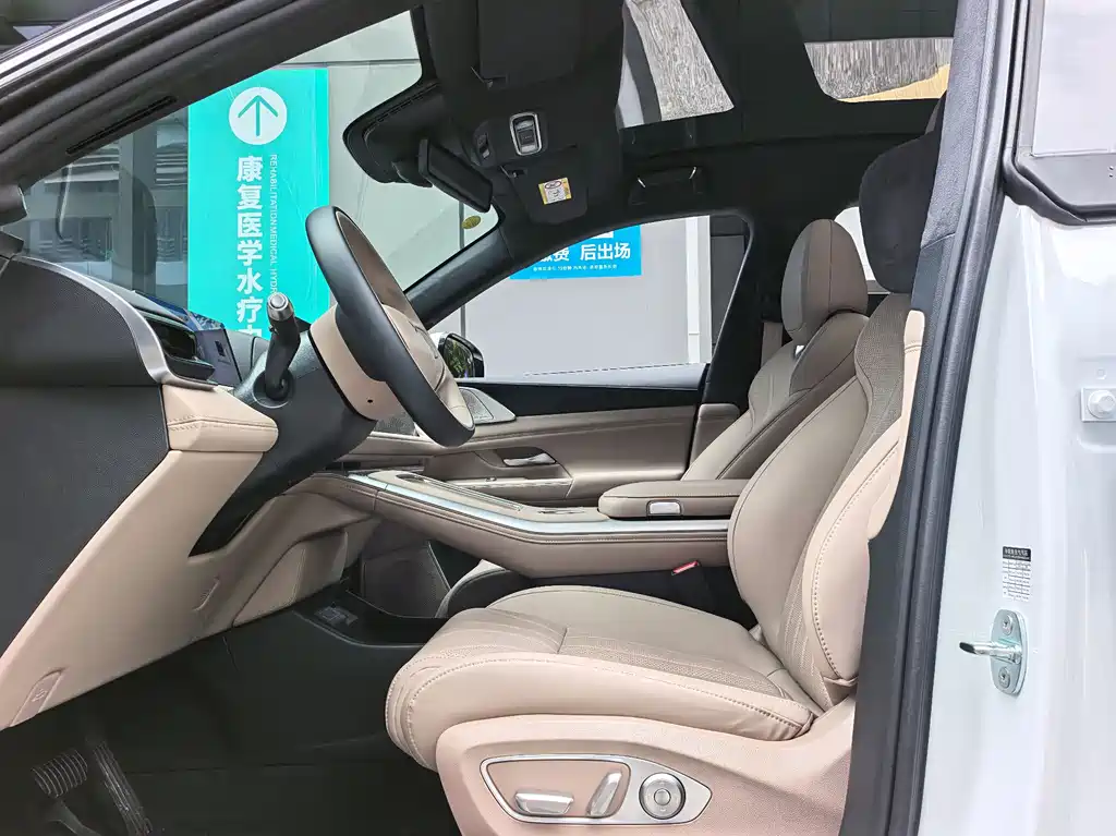 XPeng G9 — миниатюра 4