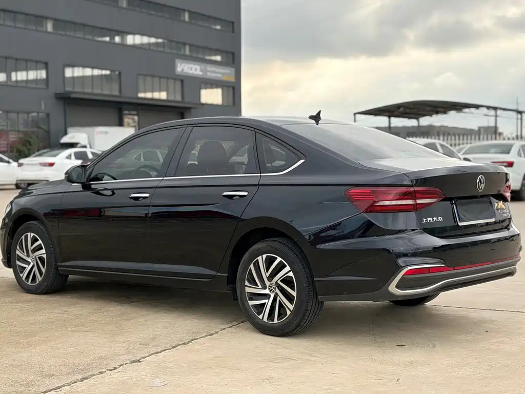 Volkswagen Lavida — миниатюра 4