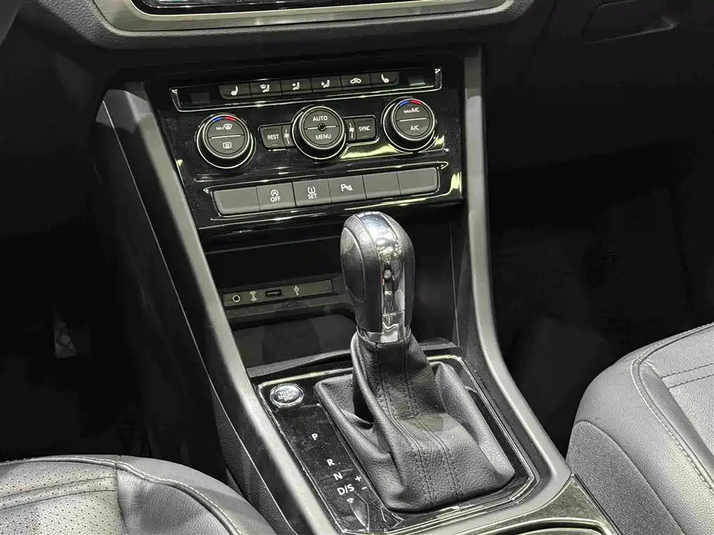 Volkswagen Touran — миниатюра 28