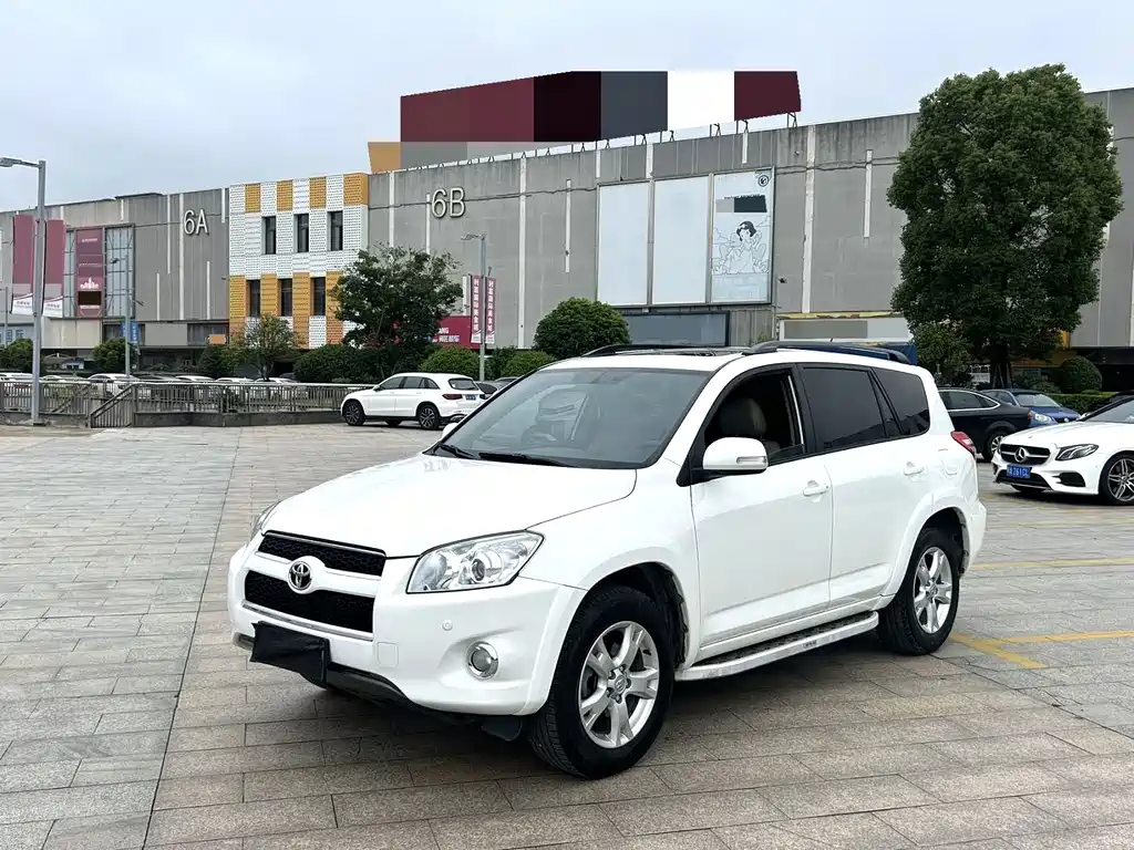 Toyota RAV4 2013