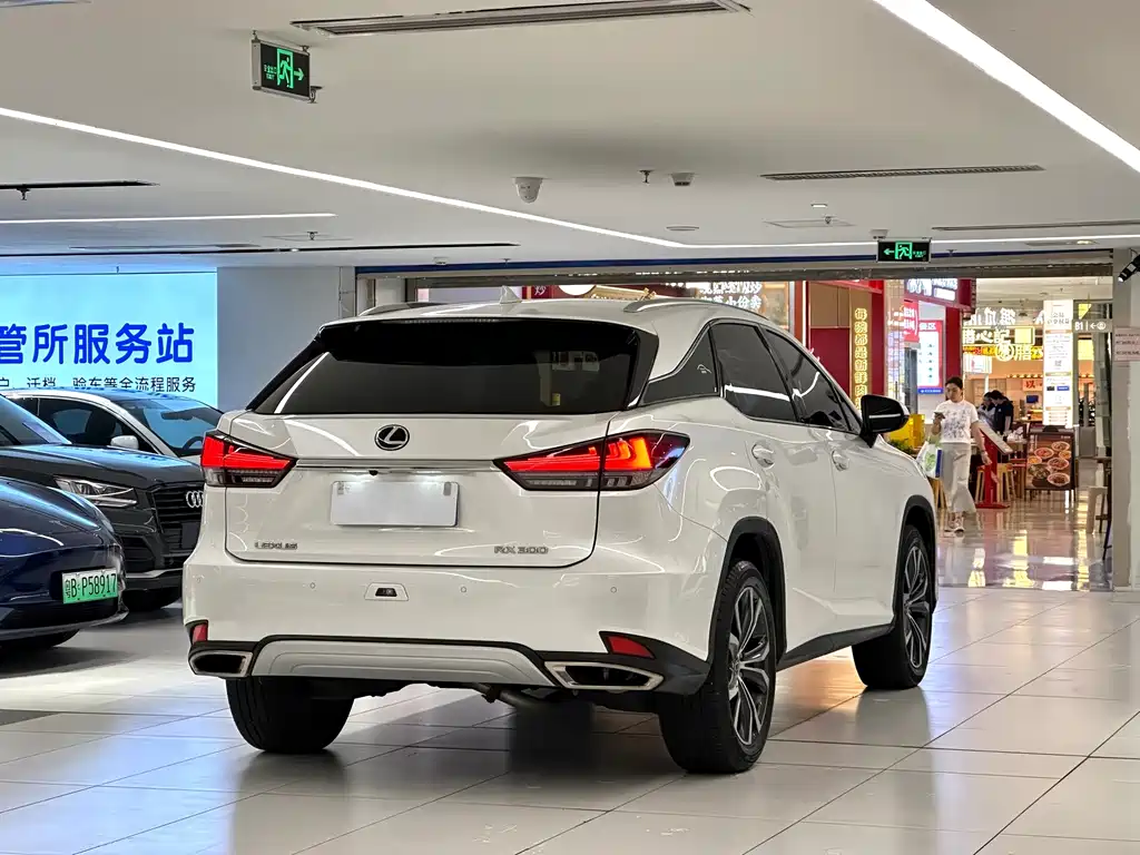 Lexus RX — миниатюра 7